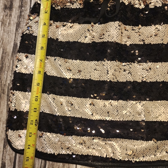 Gianni Bini Size XS sequin mini skirt. - Picture 5 of 6